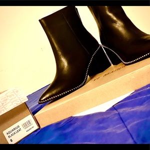 Steve Madden , Aquarius Black leather size 8
